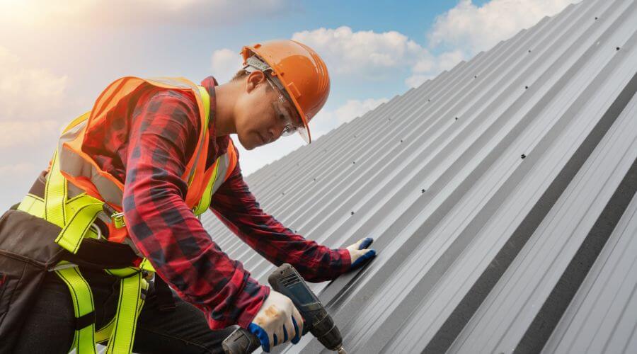 Professional Emergency Roof Repairs services in Makinen, MN